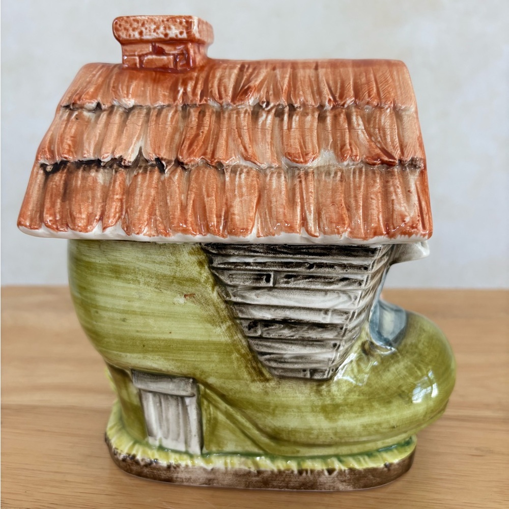 Old Women In A Shoe Cookie Jar